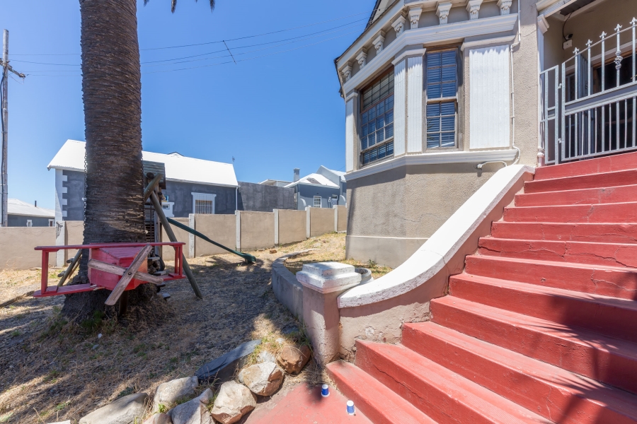 8 Bedroom Property for Sale in Walmer Estate Western Cape